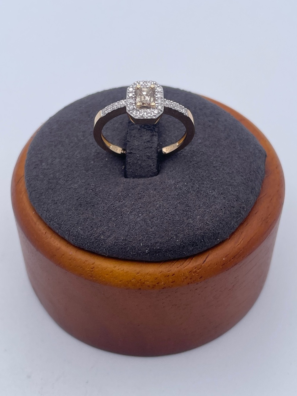 14K Yellow Gold Natural Diamond Halo Emerald Cut Champagne Diamond Ring sz7